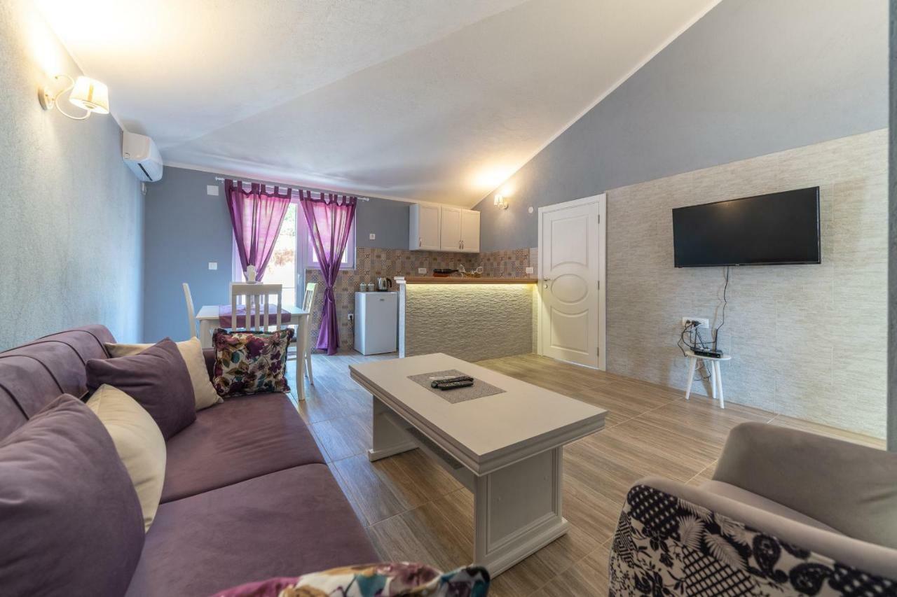 Apartments Kingfisher Virpazar Exteriör bild